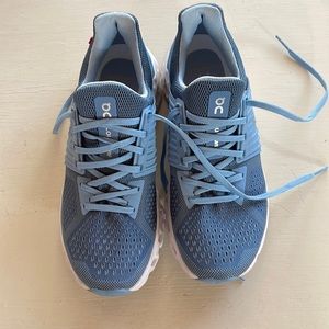 Blue On Cloud Sneakers! Cloud Swift- worn once 💙